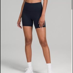 Lululemon Wunder Train 6” Women’s 4 True.Navy